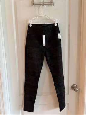 NWT Sanctuary Camo Pull-On Skinny Leggings Size XS